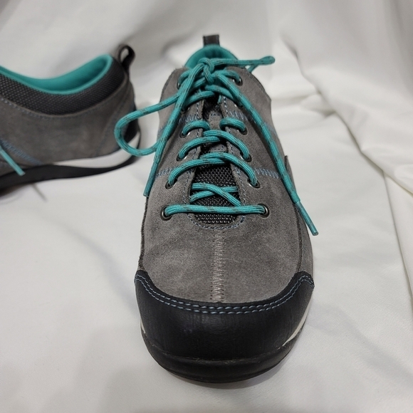 L. L. Bean Women's BeanSport Suade Casual Lace-Up Shoes Grey / Teal size 7.5 - Picture 3 of 14